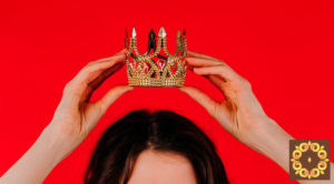 Zhannabelle: “Crown is a symbol of ego”